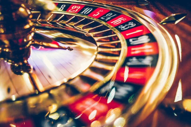 xshop Dream Catcher live-dealer studio with spinning wheel and professional croupier